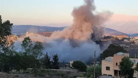 Israeli Bombing Raids Target South Lebanese Territory