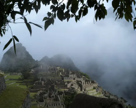 Rocks placed on Train Tracks Trap Nearly 1,000 Visitors near Peru's Historic Site